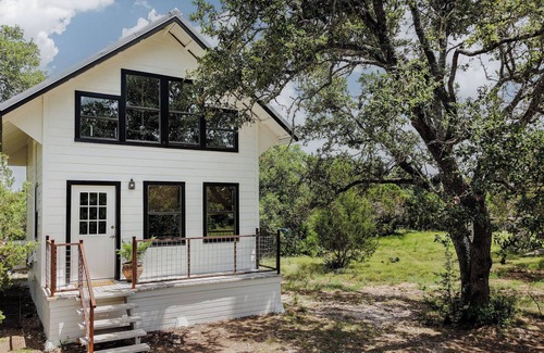 Hays County Condo | Dripping Springs Homestead - Painter's Studio in Nature