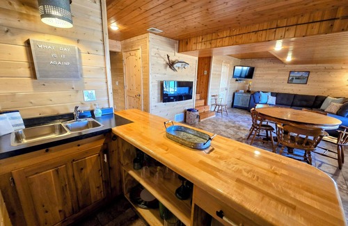 Drummond House | Drummond Island Hotel & Vacation Homes - Anchors Away