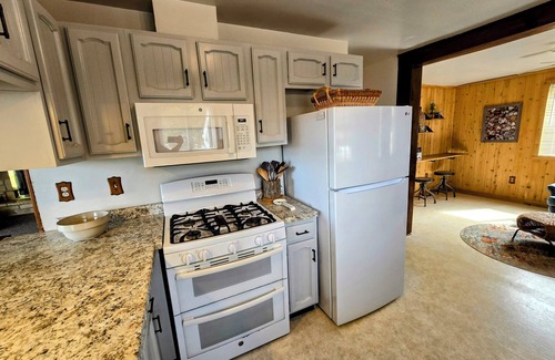 Drummond House | Drummond Island Hotel & Vacation Homes - Anchors Away