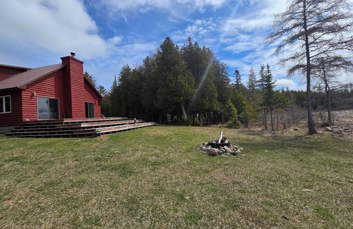 Drummond Island House | Drummond Island Hotel & Vacation Homes - Star Gazer Cottage