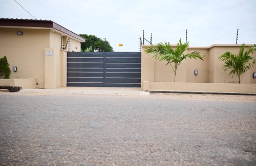 Osu Apartment | DSK Residence :Cozy 2 bedrooms appartment. 10 mins drive to the beach