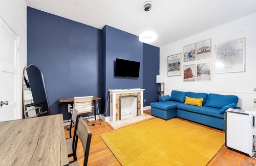 City Park West Apartment | DT Apartment near everything!