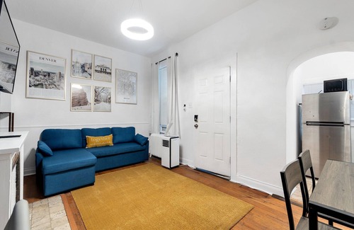 City Park West Apartment | DT Apartment near everything!