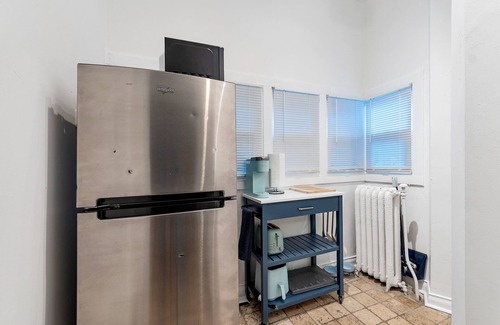 City Park West Apartment | DT Apartment near everything!