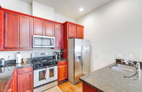 East Downtown Houston House | Dtwn Houston Home Near Stadiums: WFH Friendly!
