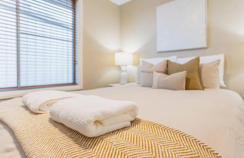 Dubbo House | Dubbo’s Hidden Gem: Luxurious Poolside Living
