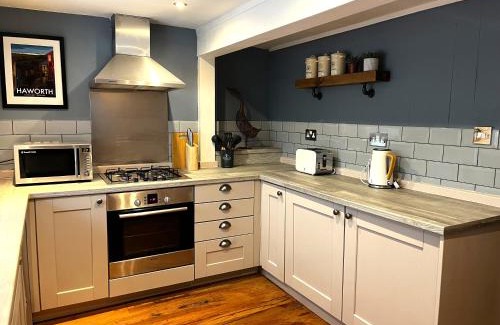 Haworth House | Duck Cottage - Cosy Cottage - Central Location