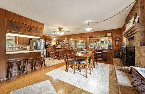 Tool House | Duck Inn Lakefront Retreat on Cedar Creek Lake 4BR/3BA Dock + Spacious Yard