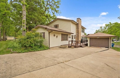 Tool House | Duck Inn Lakefront Retreat on Cedar Creek Lake 4BR/3BA Dock + Spacious Yard