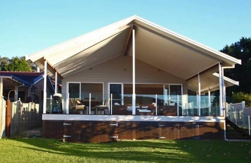 Woy Woy Bay House | Ducky House Waterfront with Private Jetty