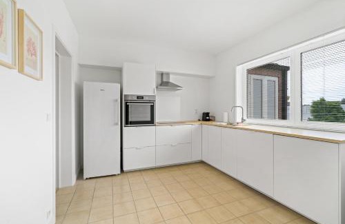 Koksijde Apartment | - Duin 63 - Ruim 8 pers duplex app met terras