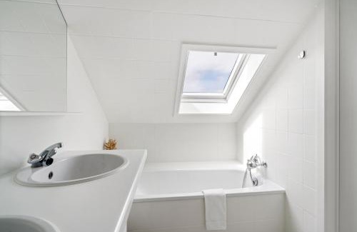 Koksijde Apartment | - Duin 63 - Ruim 8 pers duplex app met terras