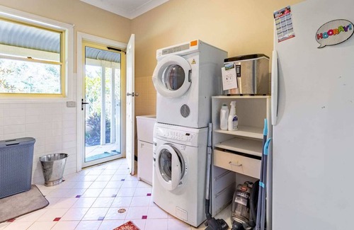 Dulguigan House | Dulguigan Downs - 4BR French Country Homestead