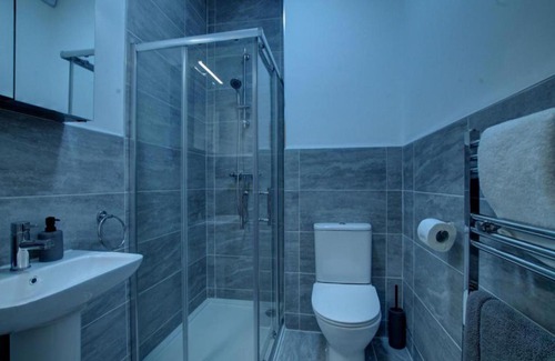 Dundee Apartment | Dundee - 1 Bed - Sleeps 4 - Free Parking