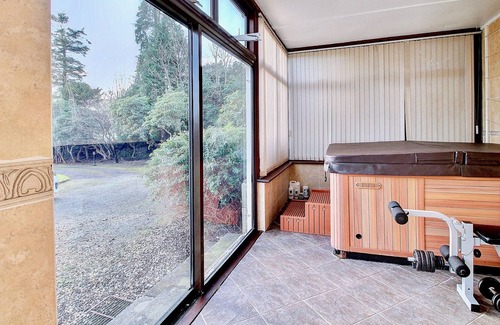 Rhu House | Duneira is an elegant victorian villa with hot tub in Rhu, Argyll & Bute
