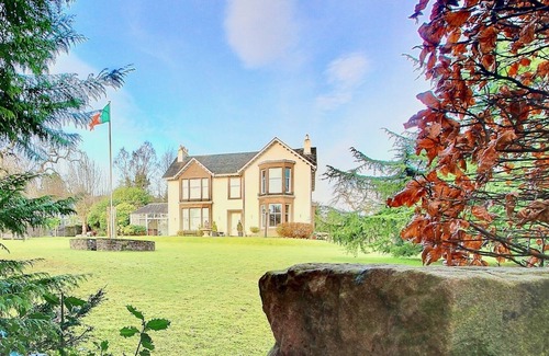 Rhu House | Duneira is an elegant victorian villa with hot tub in Rhu, Argyll & Bute