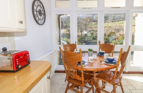Shanklin Cottage | DUNNOSE MAGNA, family friendly, luxury holiday cottage in Shanklin