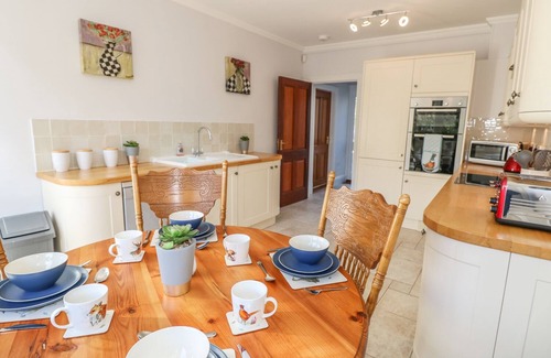 Shanklin Cottage | DUNNOSE MAGNA, family friendly, luxury holiday cottage in Shanklin