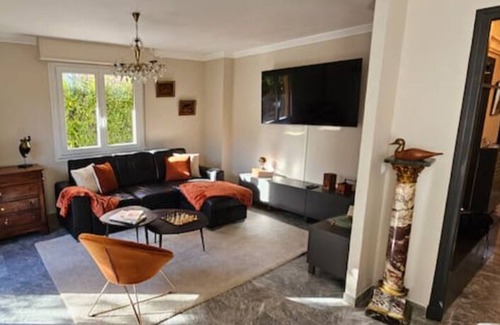 Juan-les-Pins Villa | Duplex 100 m² Avec Jardin, Garage Individuel Clos