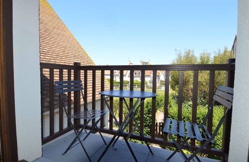 Courseulles-sur-Mer Apartment | Duplex apartment - close to the beach with balcony