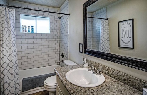 Fondren House | Duplex by Colleges & Hospitals in N Fondren