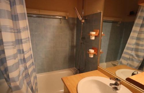 Areches Apartment | Duplex cosy et spacieux avec piscine et balcon proche des pistes pour 4-5 personnes à Arêches-Beaufort - FR-1-342-171