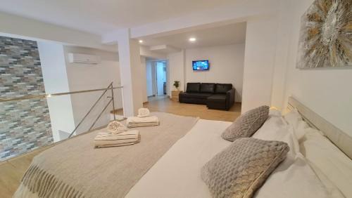 Jardin de la Abadia Apartment | Duplex Huelin I & Beach