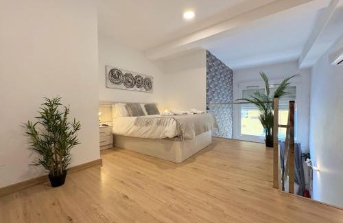 Jardin de la Abadia Apartment | Duplex Huelin II & Beach