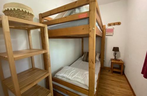 Besse-et-Saint-Anastaise Apartment | Duplex spacieux avec piscine aux Bois de la Reine - FR-1-814-60