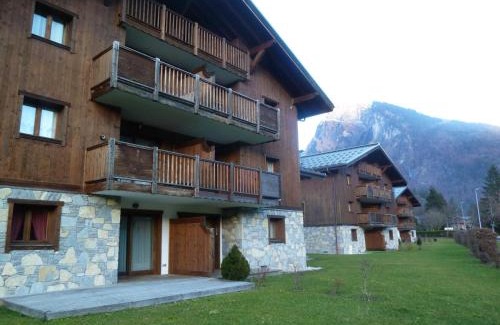 Samoens Apartment | Duplex spacieux avec piscine couverte, balcon et parking, à 300m du centre et proche des pistes - FR-1-624-137