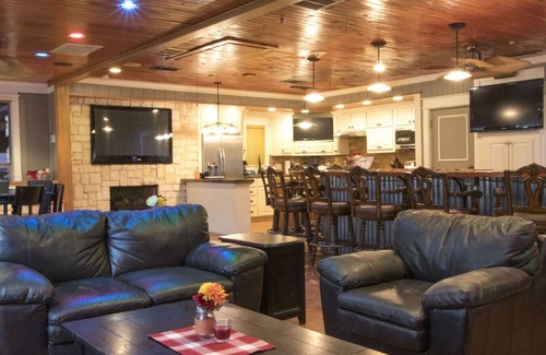 Denison Cabin | Duplex Style Cabin on Lake Texoma: Cabin 210