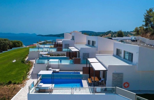 Kassandra Apartment | Duplex Suite w/Heated Pool & Sea View