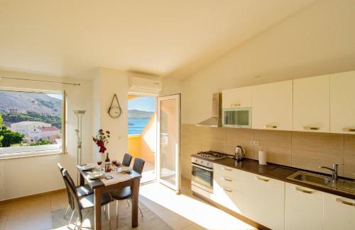 Metajna Apartment | Durdica beautiful garden with fantastic sea and mountain views