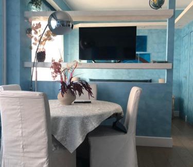 Quartiere XXXIV Lido di Ostia Levante Apartment | E&C Suites Roma