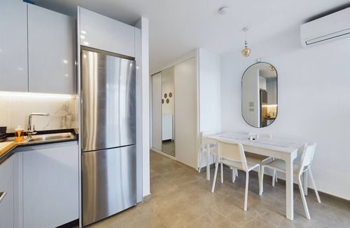 Gibraltar Apartment | E1 Spacious Studios, Fantastic Sea, Beach, Sunrise and Sunset View, HIgh Floor