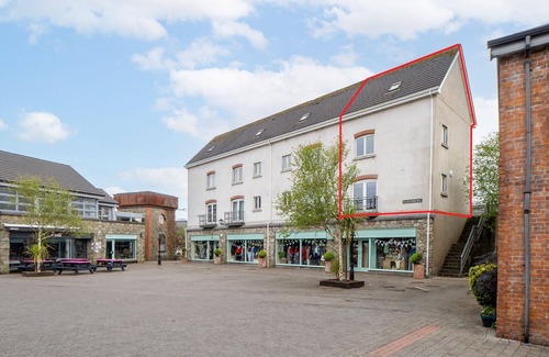 Clifden Ski Chalet | E1 Station House - Newly refurbished Townhouse in Clifden
