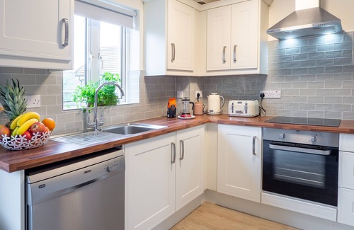 Clifden Cottage | E2 Station House , Platform 2, Clifden