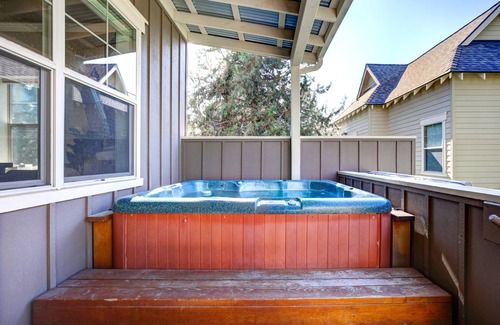 Redmond House | Eagle Crest Desert Sky Retreat - HOT TUB, Dogs OK