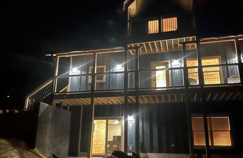 Sevierville Cabin | Eagle's Flight - New Construction - 4 Bedroom 3.5 Bath 4 Cabin by Redawning