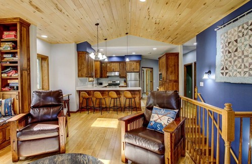 Brainerd Cabin | Eagle's Nest - Main House