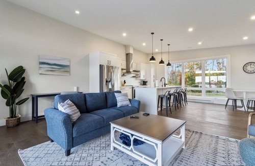 Beaubassin East House | Eagles Point - Waterfront Wilderness Retreat with Stunning Views!