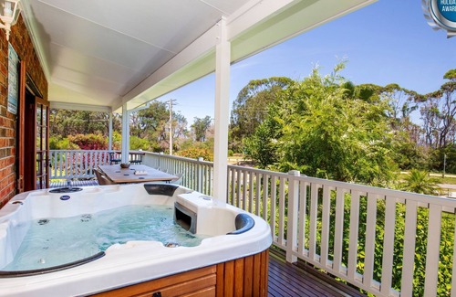 Callala Bay House | Eagles Point - Water Views & Spa - Pet Friendly