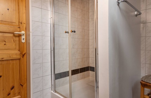 Horum Apartment | Earlier Station, today tasteful holiday home: holiday accommodation with c