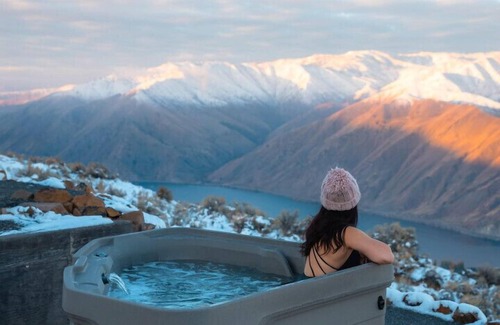 Orondo House | Earthlight 2 - On Top of The World