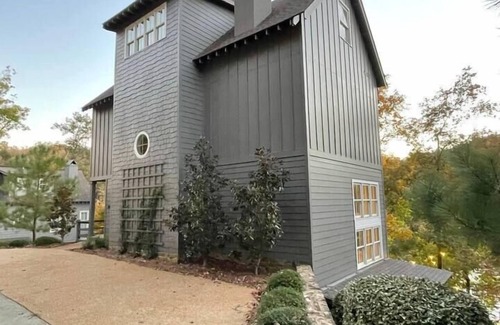 Crane Hill House | Easiest Steps to Private Dock on Serene Cove ~ 3 Primary Suites Plus 7 Twin Beds