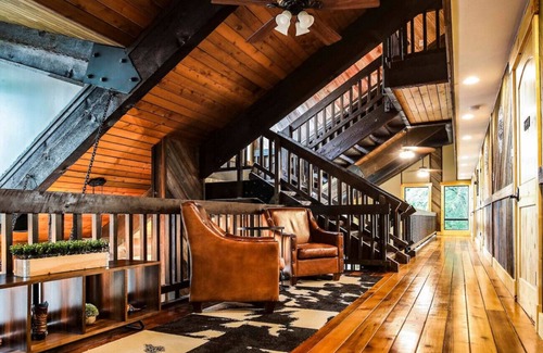 Maple Hill Cabin | East Bank on Mill Creek Lodge