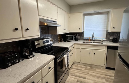 Austin House | East Central Updated 3/2 Easy also short term monthly for less.