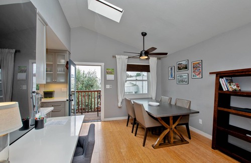 East End Apartment | East End Guest House Close to Downtown