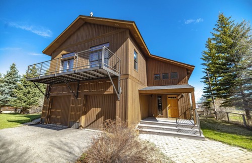 Jackson House | East Jackson Living with Outdoor Space and Easy Access to Cache Creek Trails!