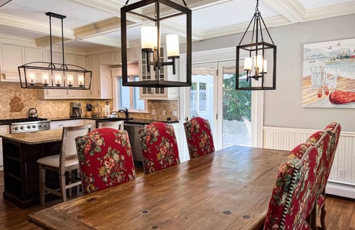 Harbor Springs House | East Main Haven - Renovated lake cottage style home 1 block from the lake!